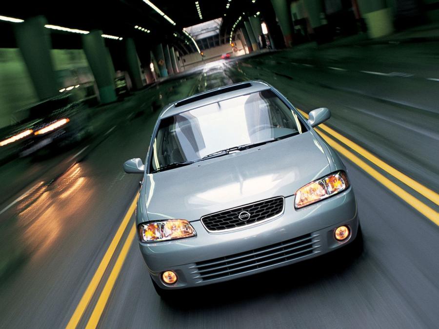  Nissan Sentra 1999 года  (фото 14 из 25)